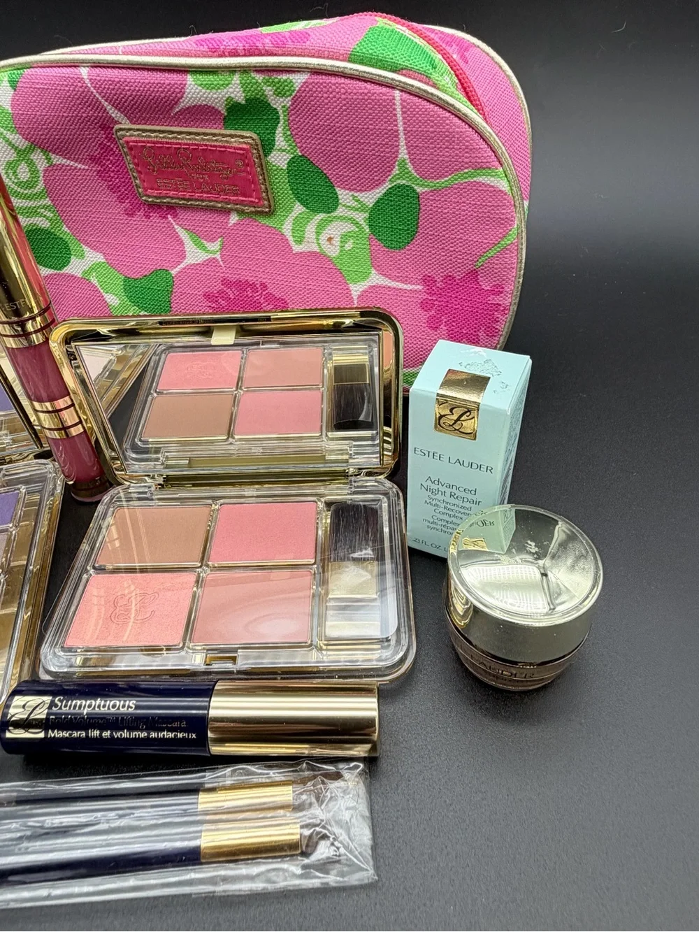 Estée Lauder Makeup & Beauty Bundle - Lilly Pulitzer for Estée Lauder bag